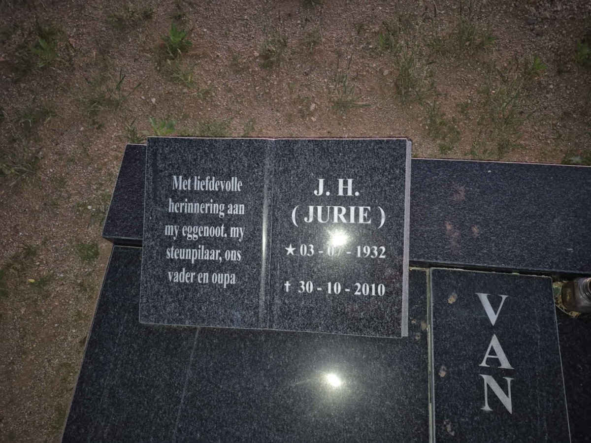 WESTHUIZEN J.H., van der 1932-2010 & H.M.L. 1934-2013_3