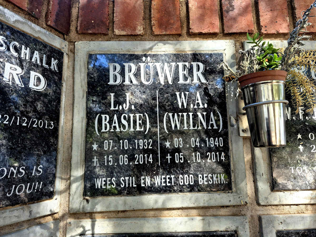 BRUWER L.J. 1932-2014 & W.A. 1940-2014