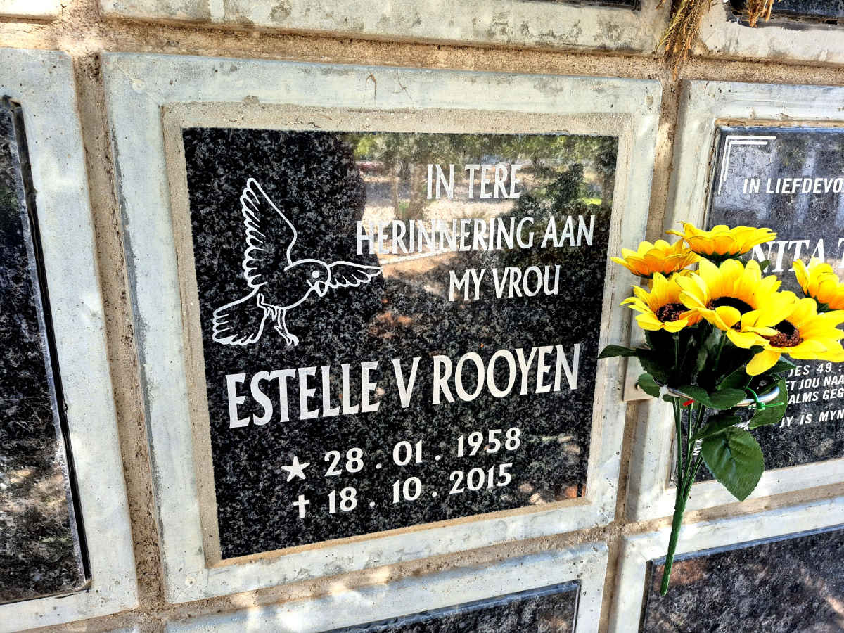 ROOYEN Estelle, van 1958-2015