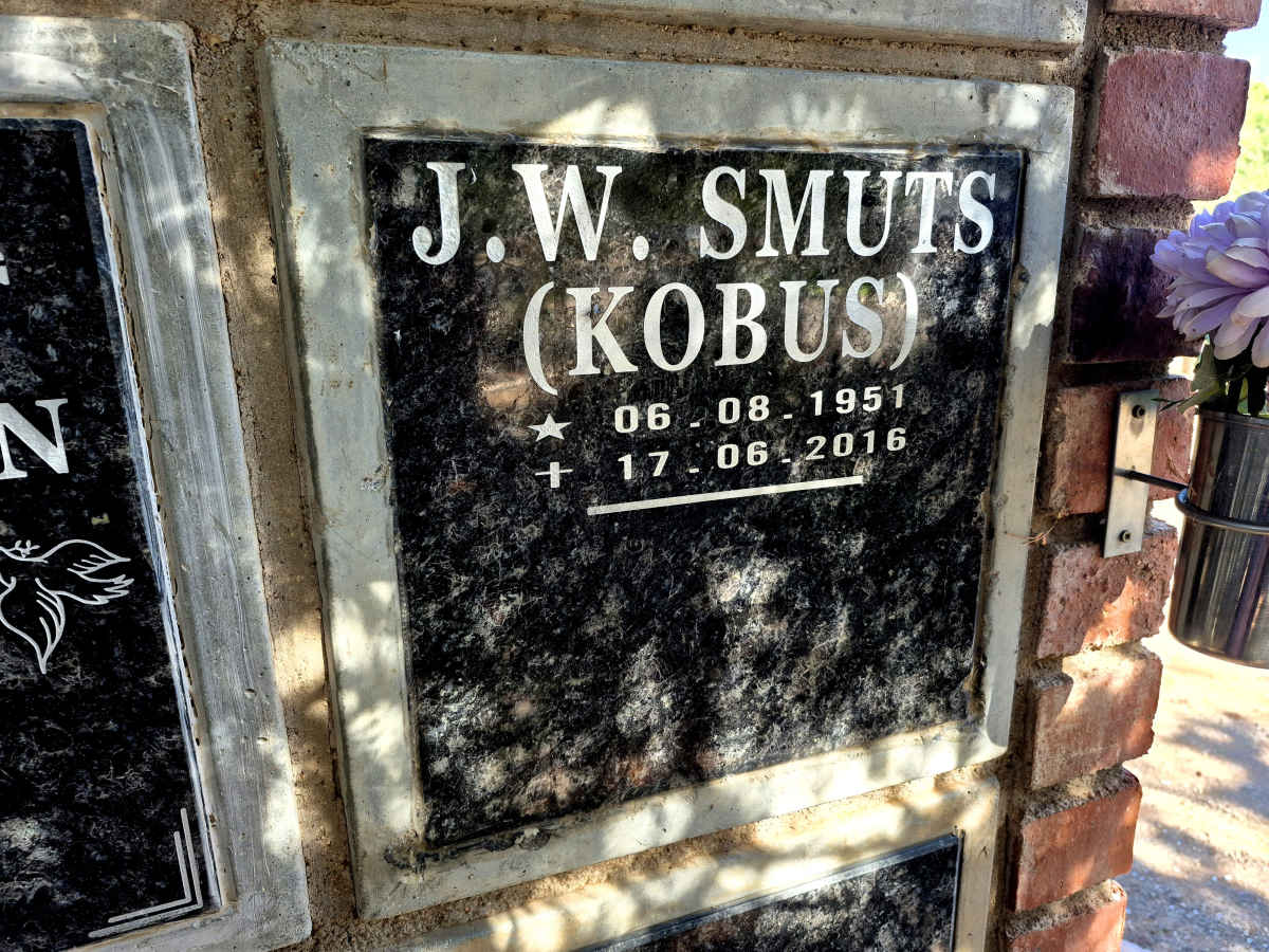SMUTS J.W. 1951-2016