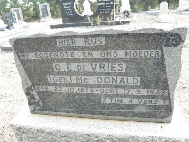 VRIES C.E., de nee Mc DONALD 1879-1949