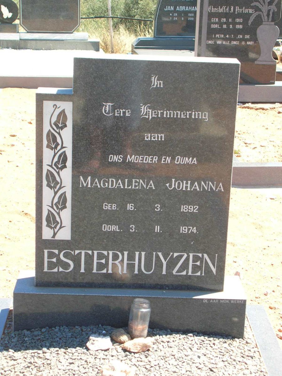 ESTERHUYZEN Magdalena Johanna 1892-1974