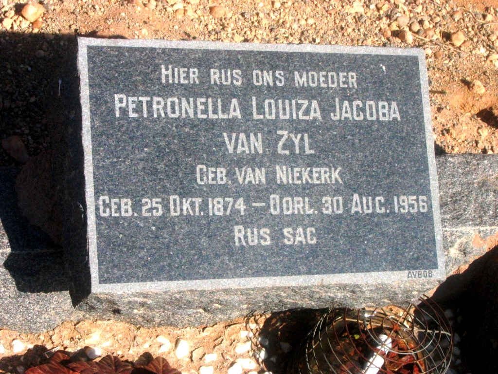ZYL Petronella Louiza Jacoba, van nee VAN NIEKERK 1874-1956