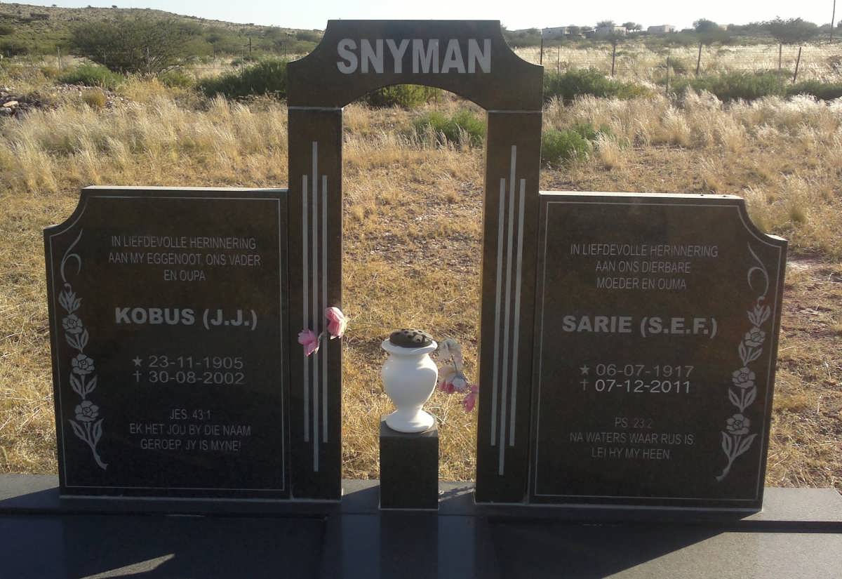 SNYMAN J.J. 1905-2002 &amp; S.E.F. 1917-2011