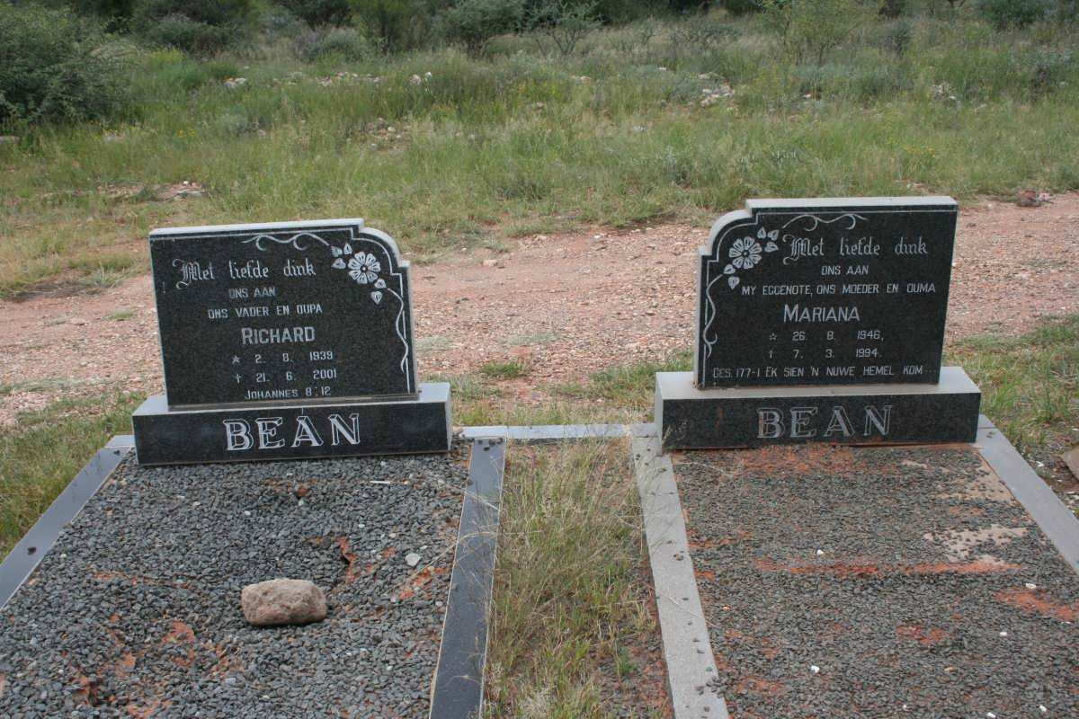 BEAN Richard 1939-2001 &amp; Mariana 1946-1994