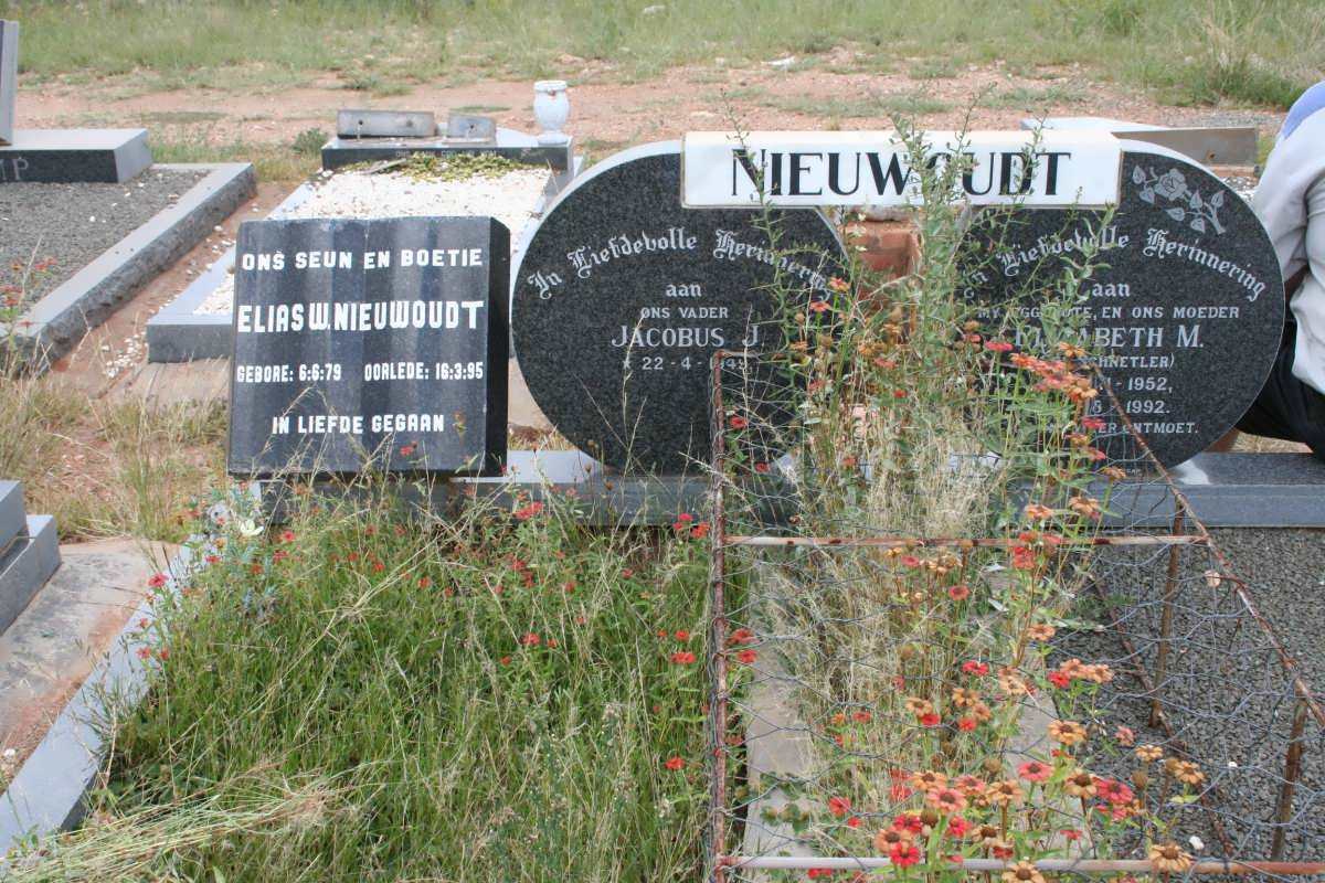 NIEUWOUDT Jacobus J. 1949- &amp; Elizabeth M. SCHNETLER 1952-1992 :: NIEUWOUDT Elias W. 1979-1995