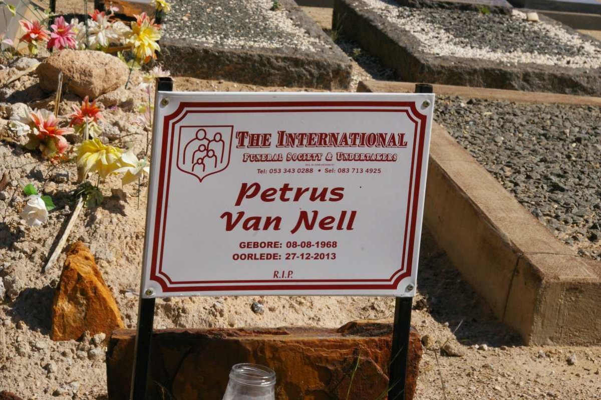 NELL Petrus, van 1968-2013