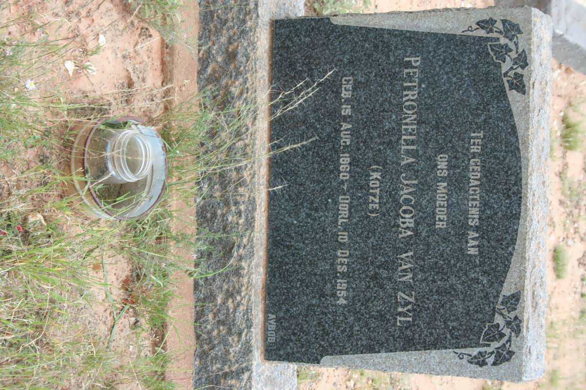 ZYL Petronella Jacoba, van nee KOTZE 1860-1954