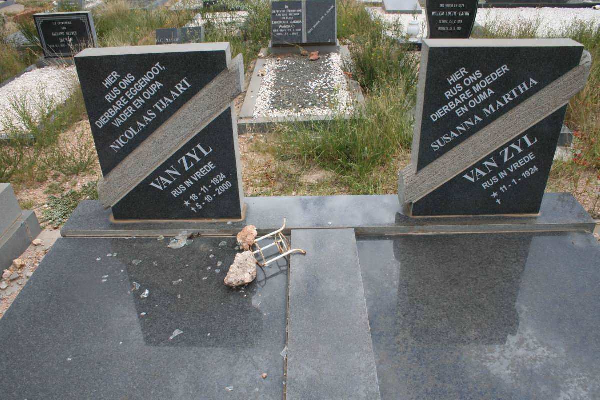ZYL Nicolaas Tjaart, van 1924-2000 &amp; Susanna Martha 1924-