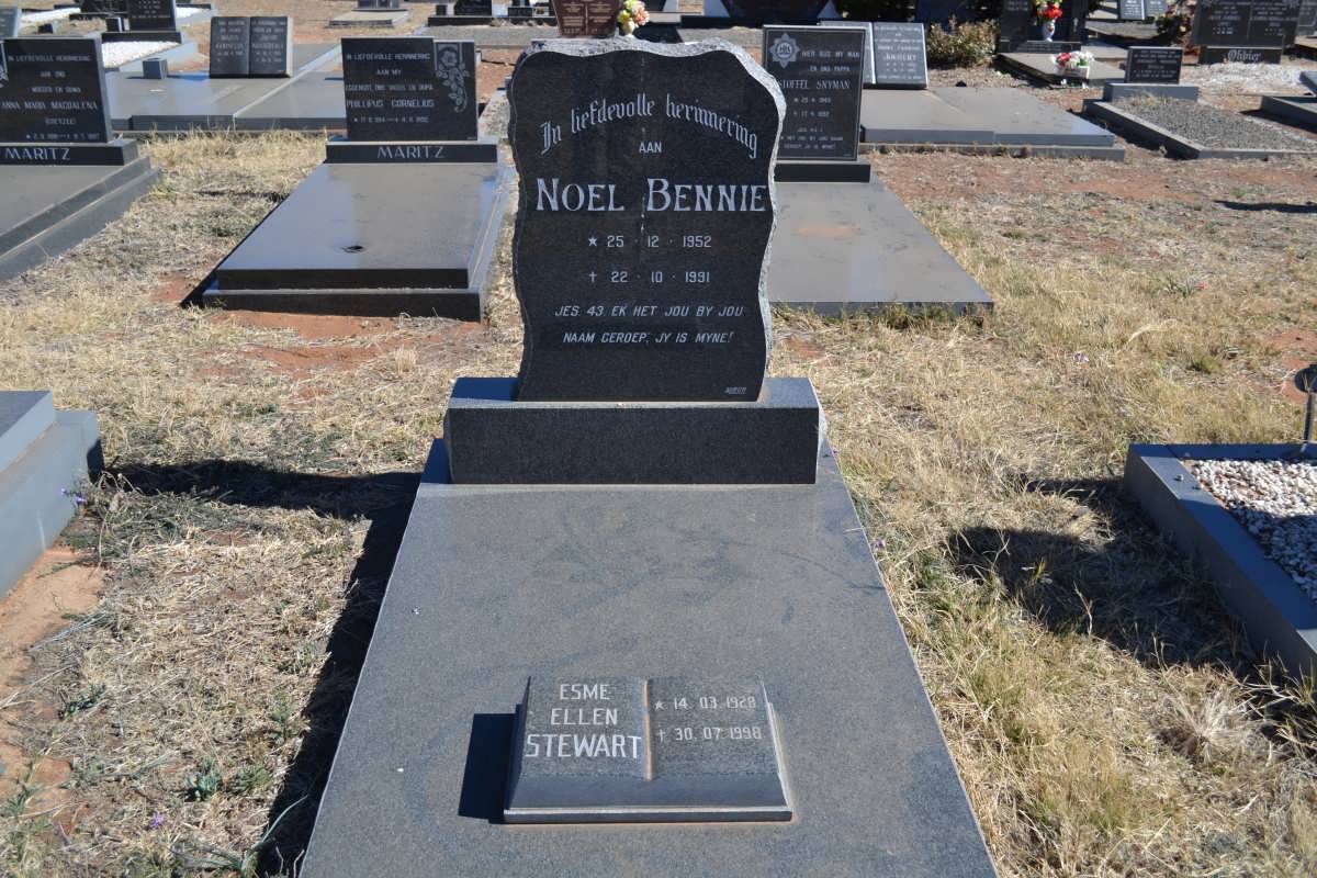 BENNIE Noel 1952-1991 :: STEWART Esme Ellen 1928-1998