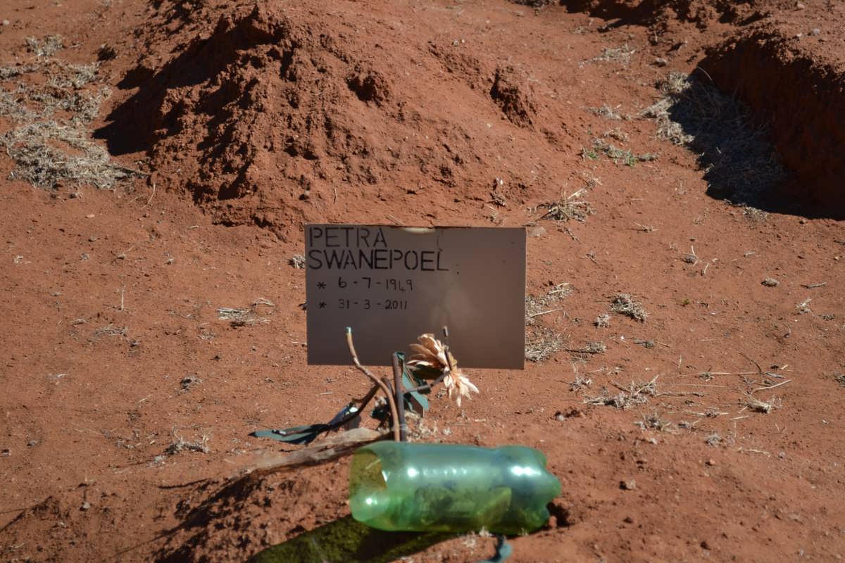 SWANEPOEL Petra 1949-2011