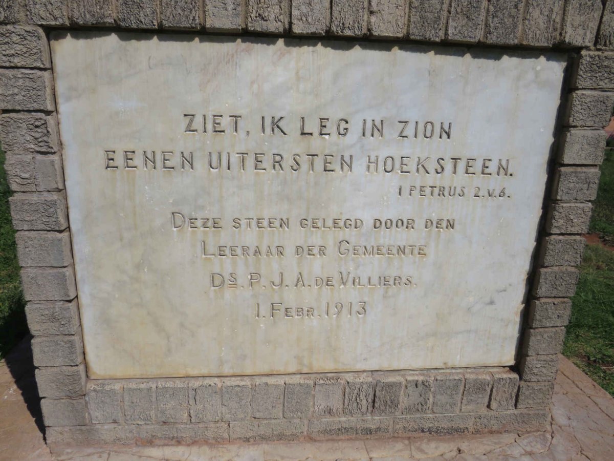 6. Gedenksteen / Memorial