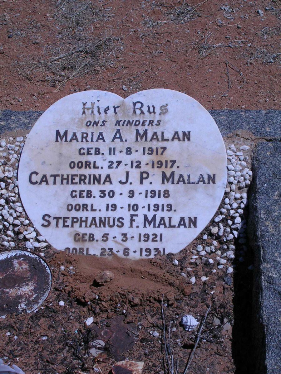 MALAN Maria A. 1917-1917, MALAN Catherina J.P. 1918-1919, MALAN Stephanus F. 1921-1931