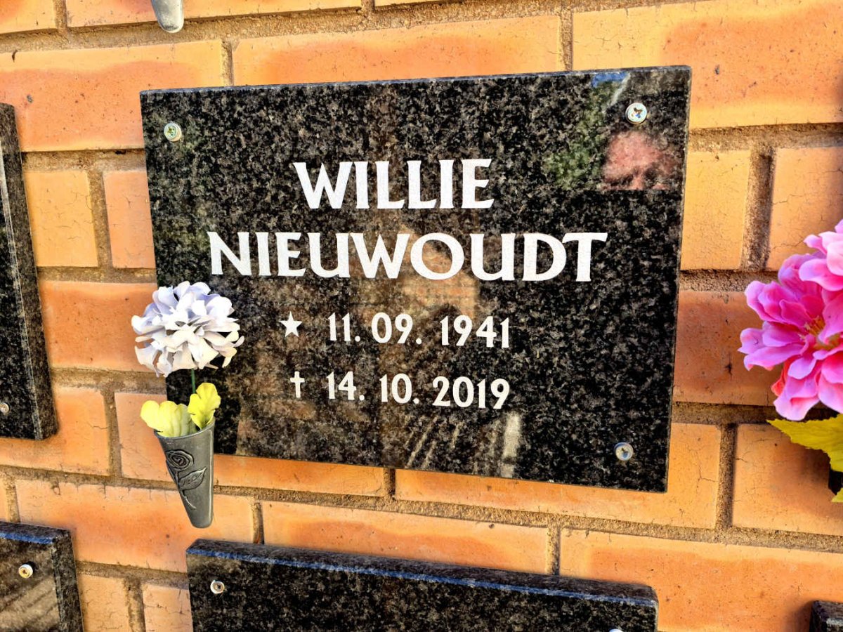 NIEUWOUDT Willie 1941-2019