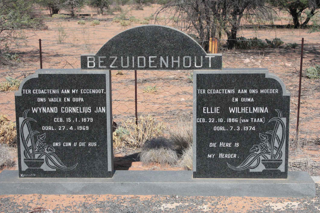 BEZUIDENHOUT Wynand Cornelius Jan 1879-1969 & Ellie Wilhelmina VAN TAAK 1886-1974