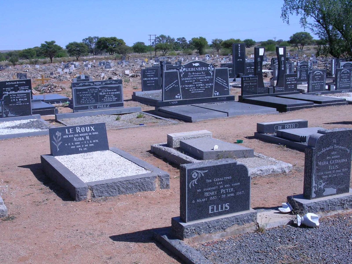 3. View of Kenhardt cemetery