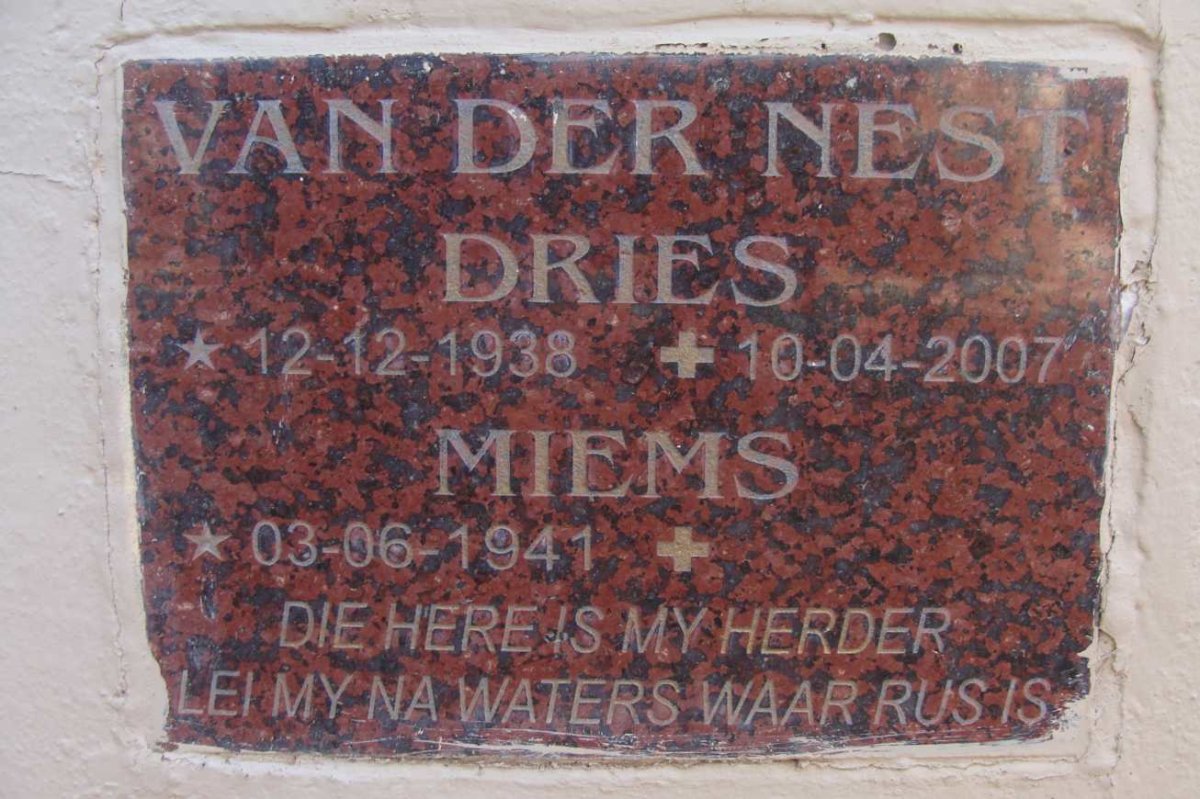 NEST Dries, van der 1938-2007 &amp; Miems 1941-