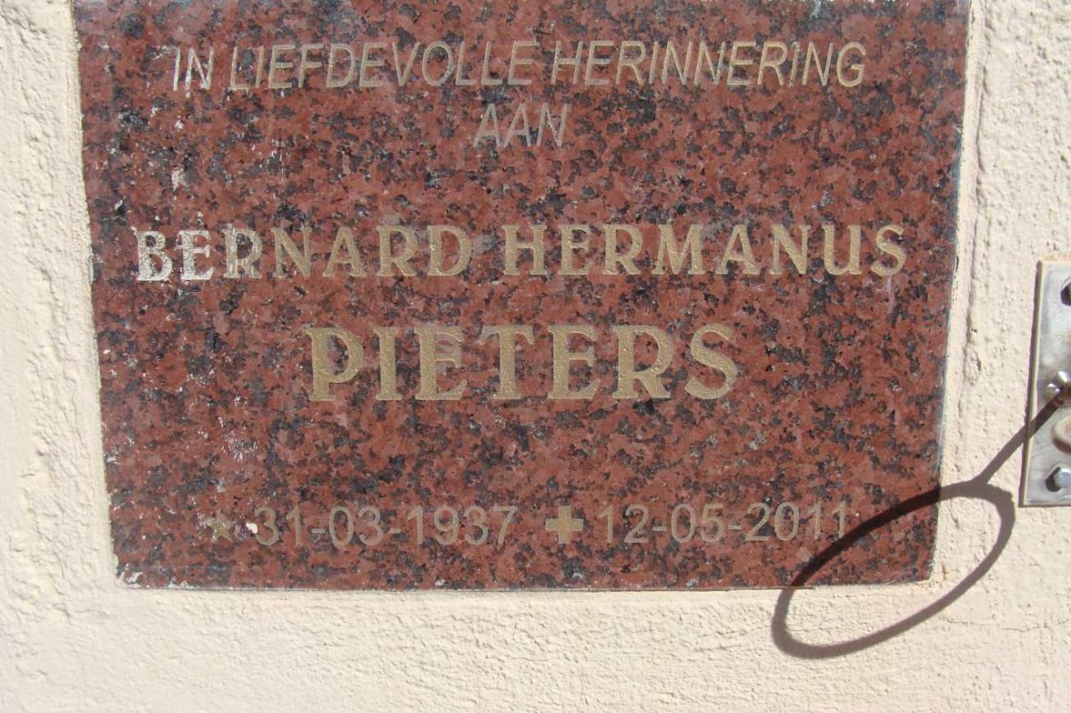 PIETERS Bernard Hermanus 1937-2011