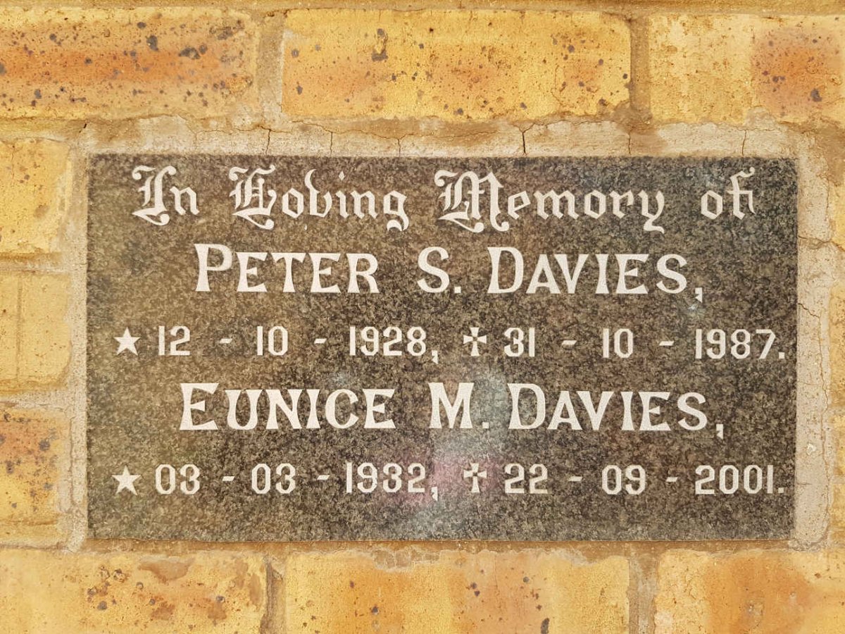 DAVIES Peter S. 1928-1987 &amp; Eunice M. 1932-2001