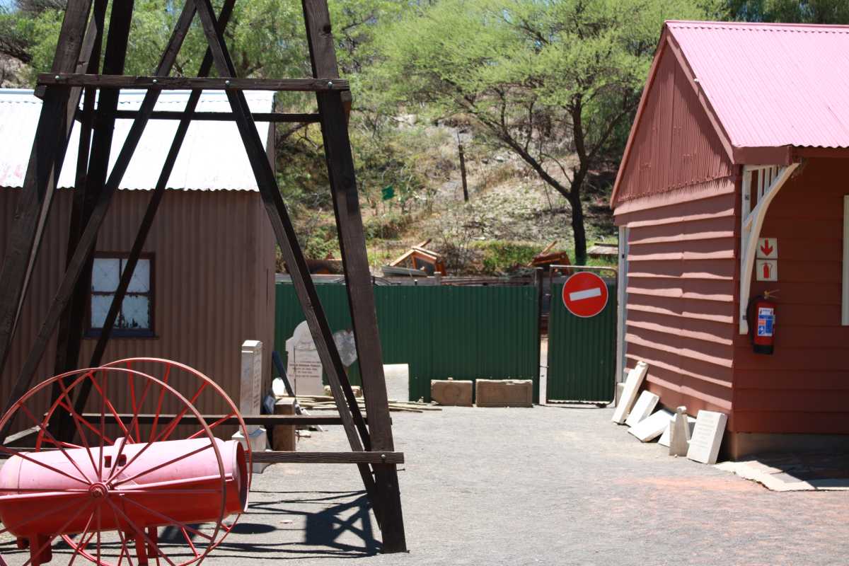 1. Overview Kimberley Hole