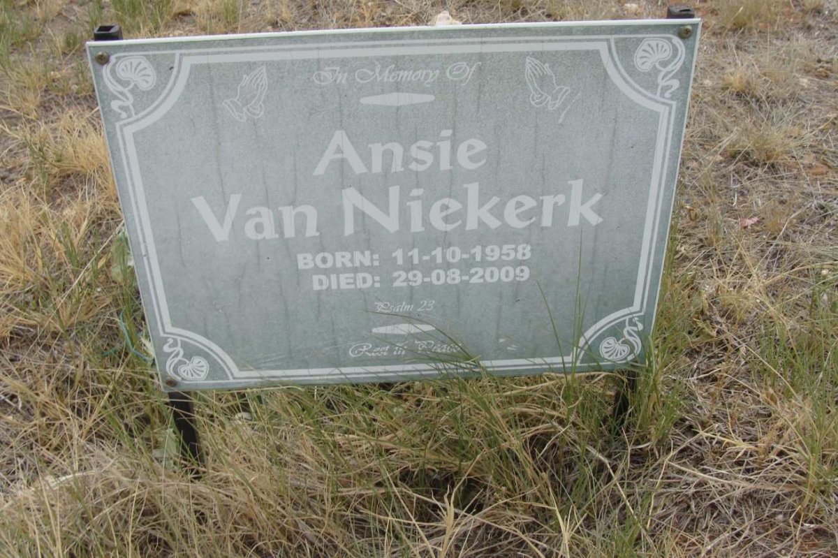 NIEKERK Ansie, van 1958-2009