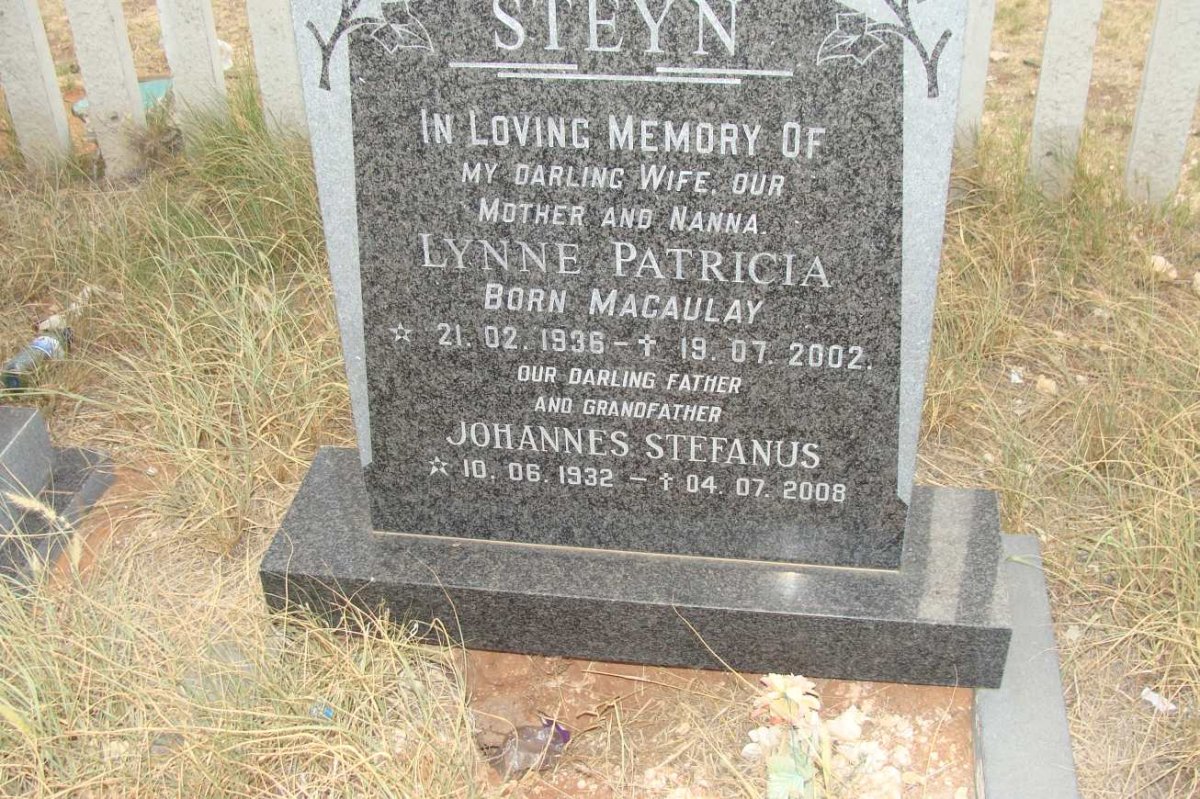 STEYN Johannes Stephanus 1932-2008 &amp; Lynne Patricia MACAULAY 1936-2002