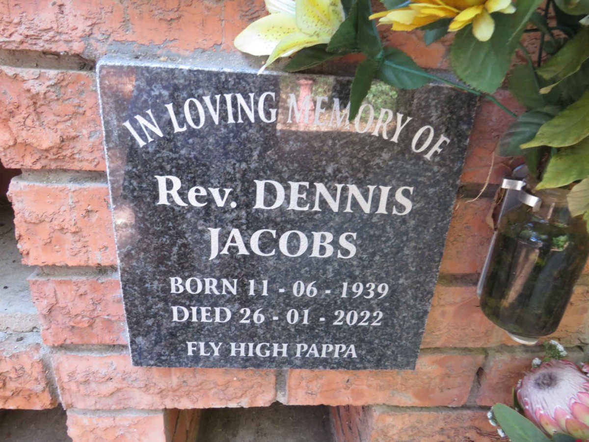 JACOBS Dennis 1939-2022