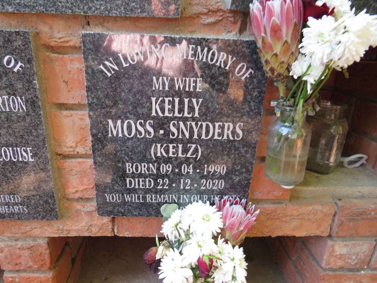 SNYDERS Kelly, MOSS- nee KELZ 1990-2020