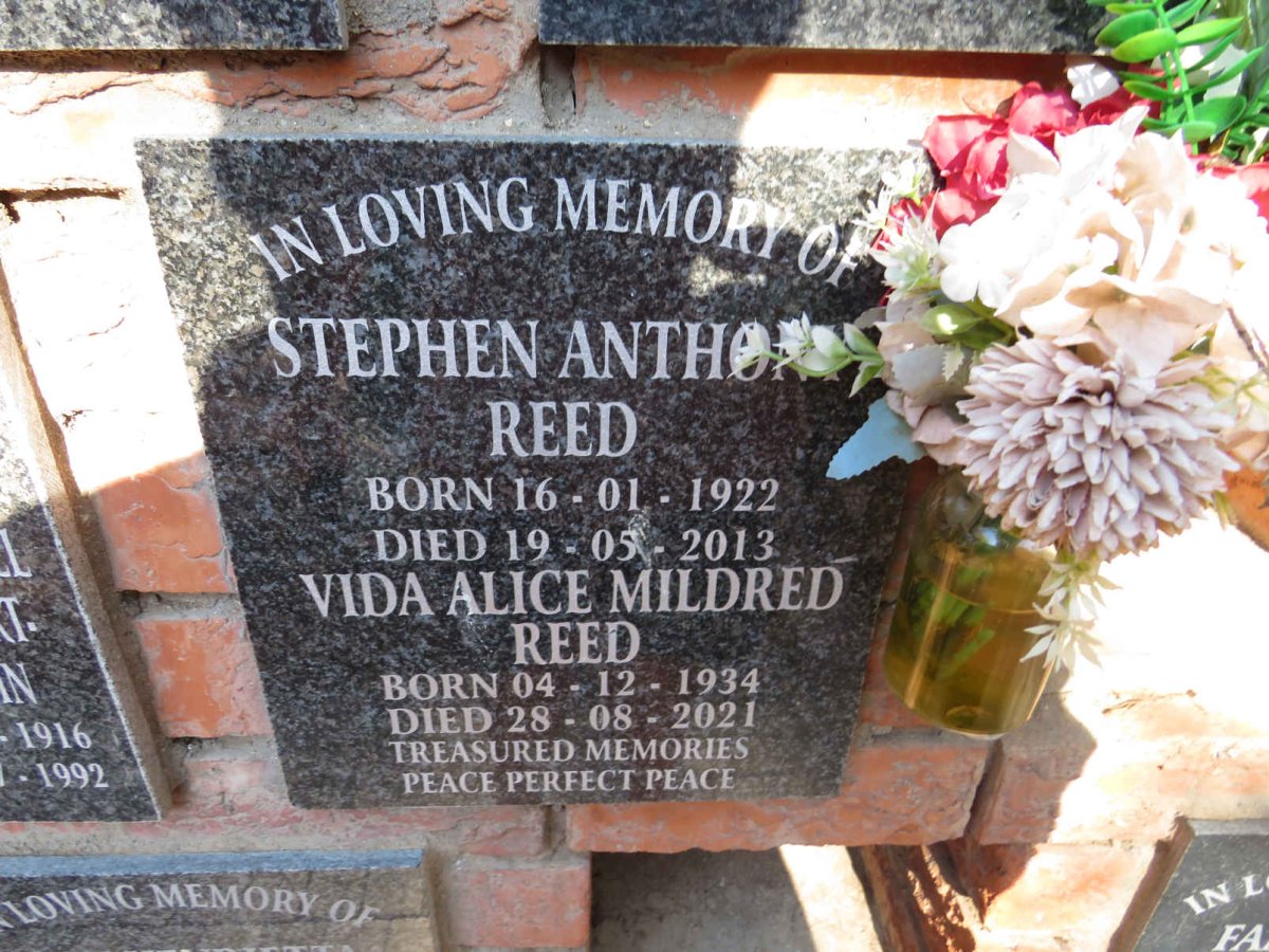 REED Stephen Anthony 1922-2013 & Vida Alice Mildred 1934-2021