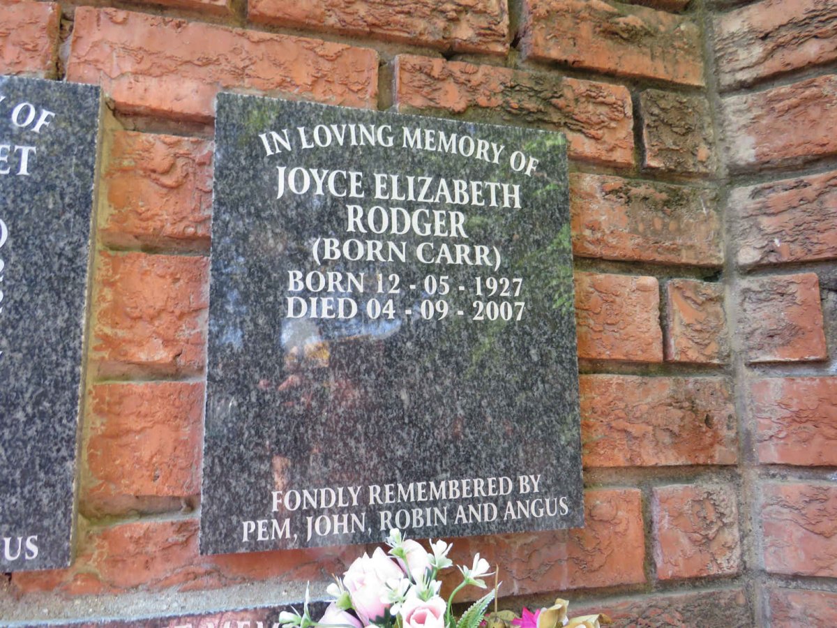 RODGER Joyce Elizabeth nee CARR 1927-2007