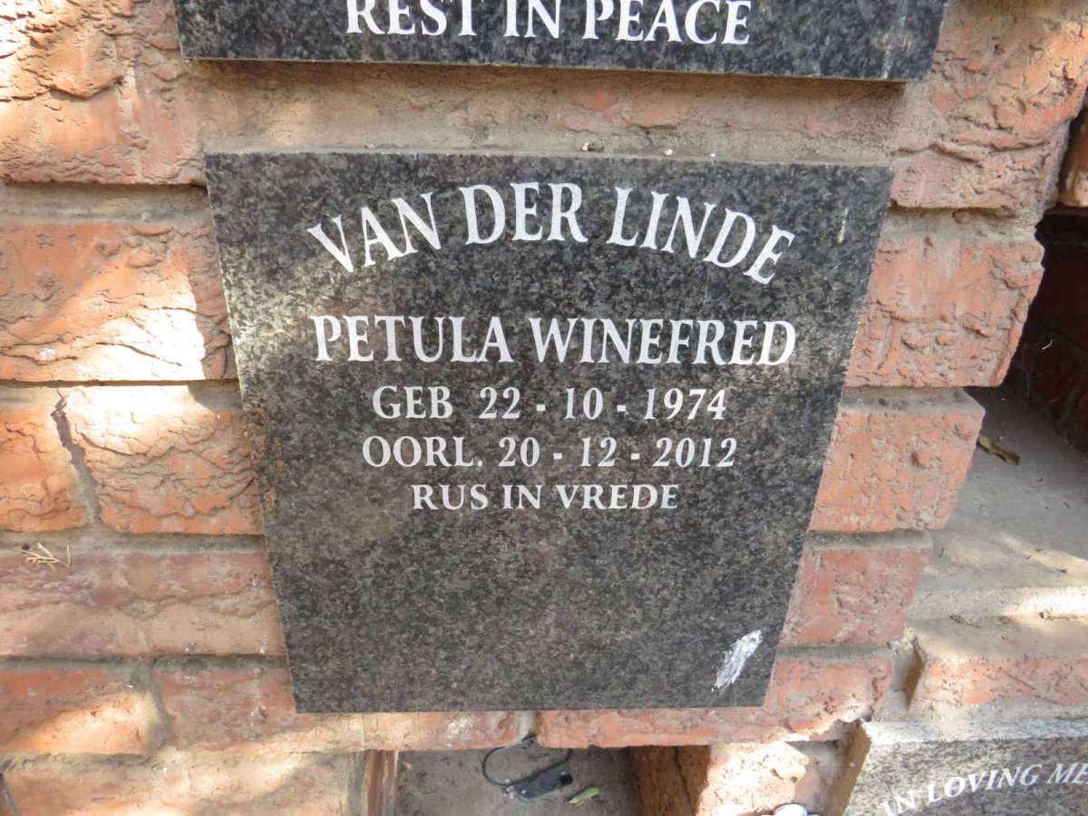 LINDE Petula Winefred, van der 1974-2012