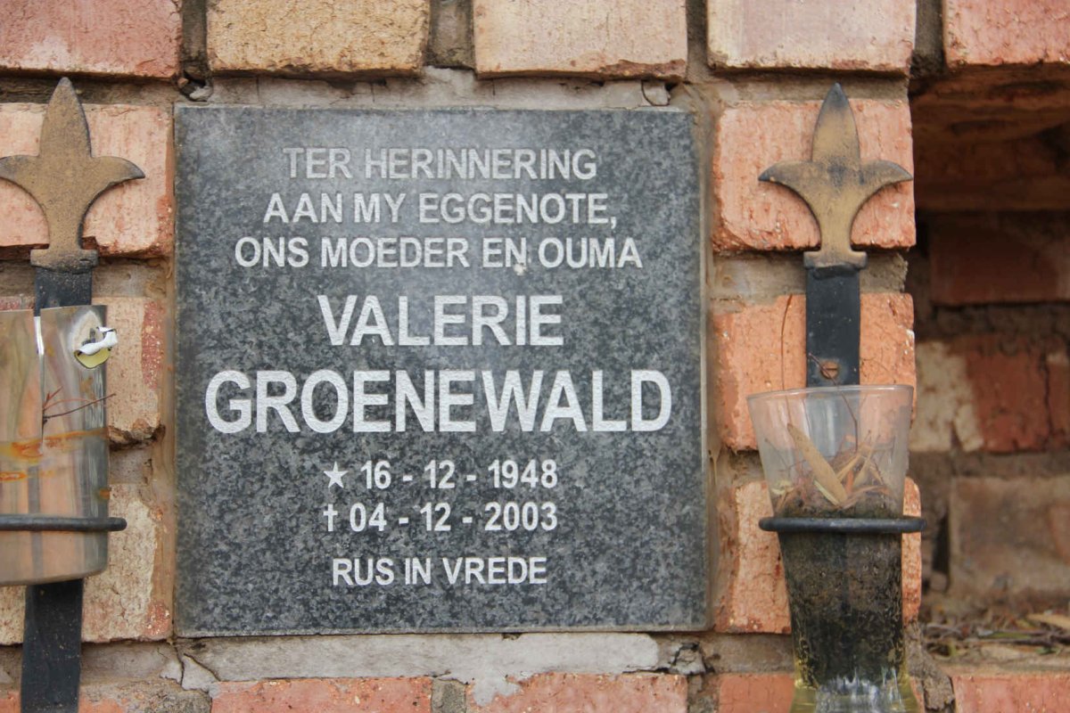 GROENEWALD Valerie 1948-2003
