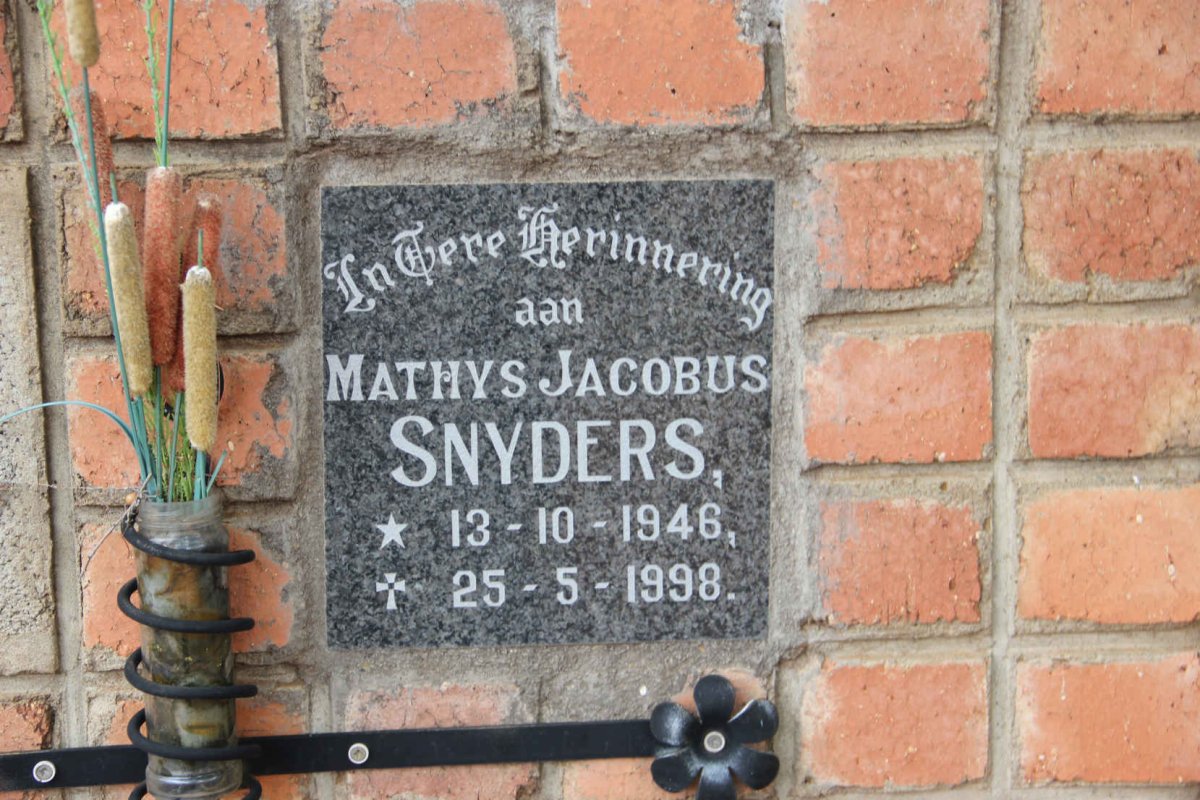 SNYDERS Mathys Jacobus 1946-1998