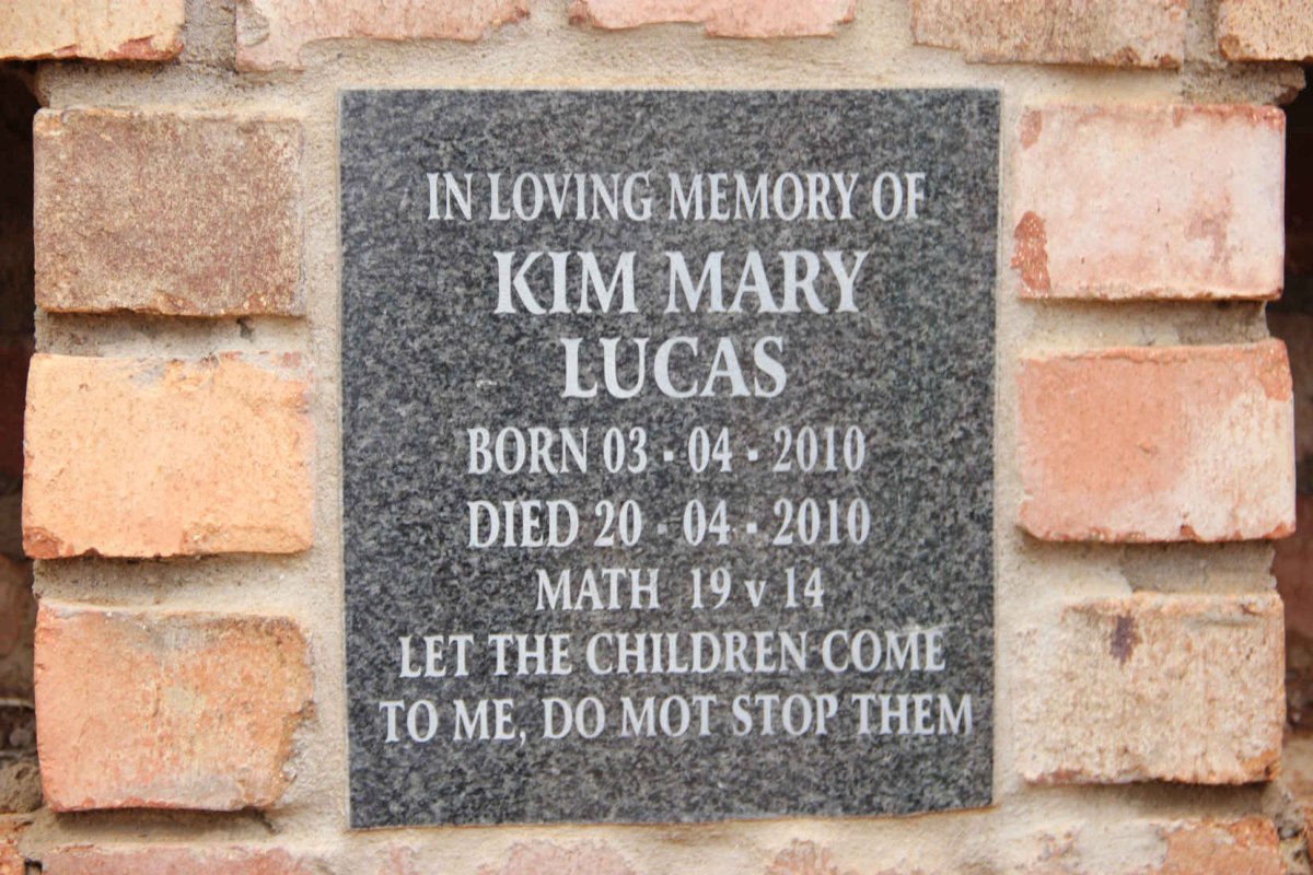LUCAS Kim Mary 2010-2010