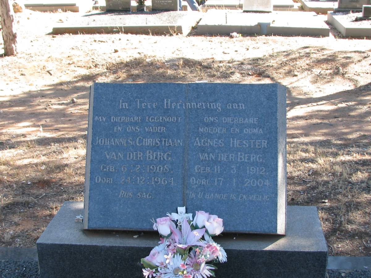 BERG Johannes Christiaan, van der 1908-1964 &amp; Agnes Hester 1912-2004