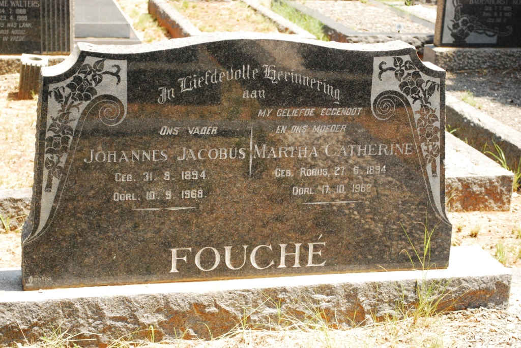 FOUCHE Johannes Jacobus 1894-1968 &amp; Martha Catherine ROBUS 1894-1962