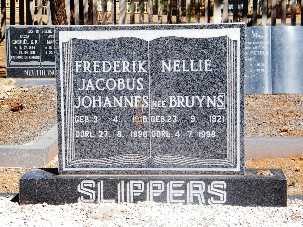 SLIPPERS Frederik Jacobus Johannes 1918-1996 &amp; Nellie BRUYNS 1921-1998