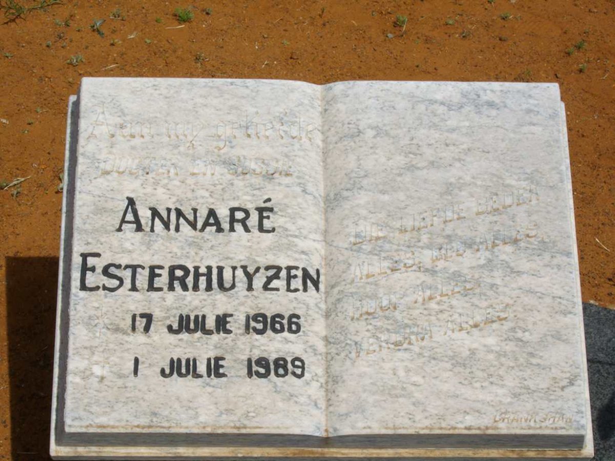 ESTERHUYZEN Annaré 1966-1989