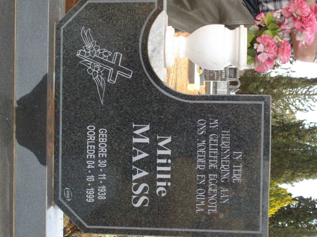 MAASS Millie 1938-1999