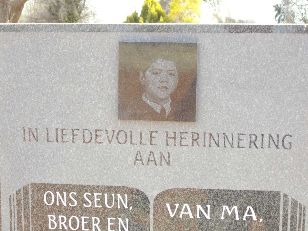MEYER Riaan 1984-2002