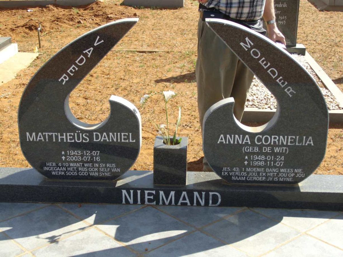 NIEMAND Mattheüs Daniel 1943-2003 &amp; Anna Cornelia DE WIT 1948-1998