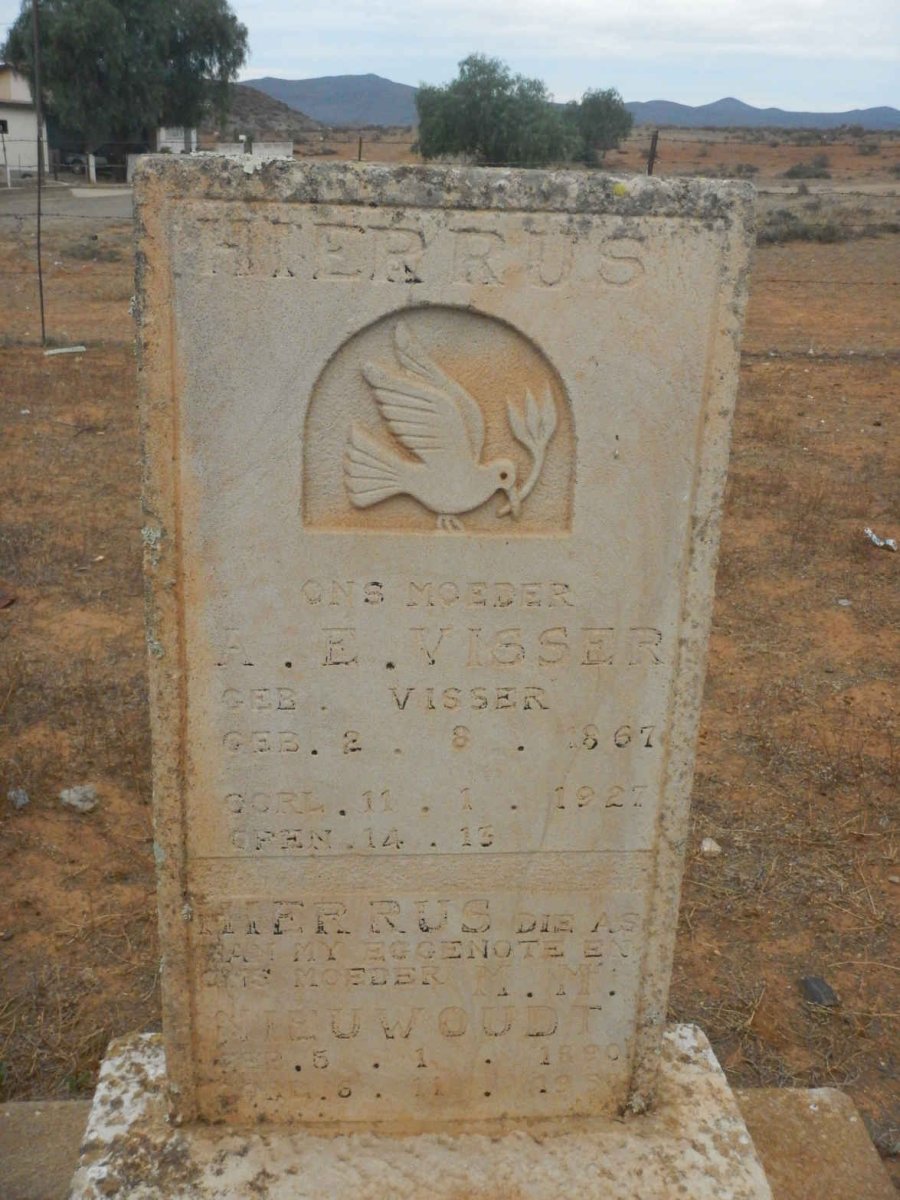 VISSER A. E. nee VISSER 1867-1927 :: NIEUWOUDT M.M. 1890-1950