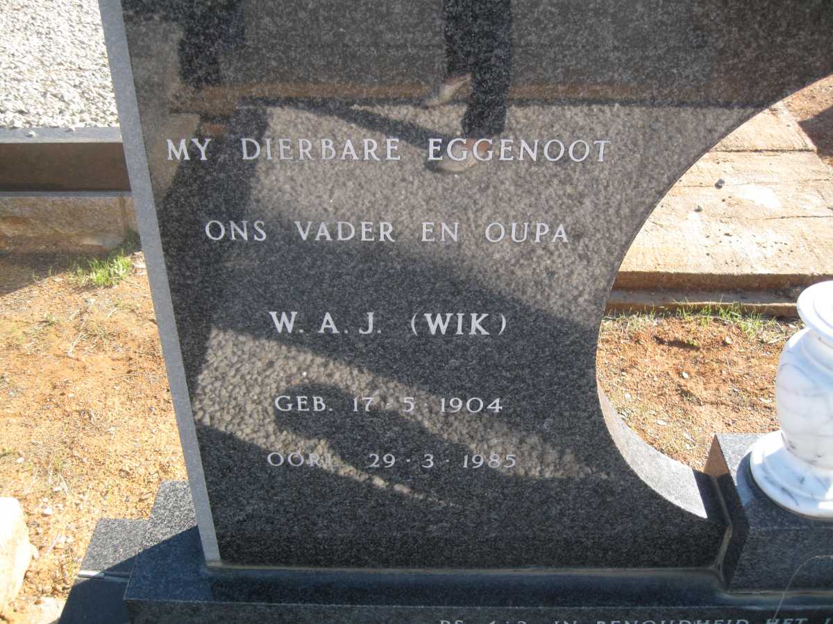 LOUBSER W.A.J. 1904-1985 &amp; J.M. RAS 1909-1995