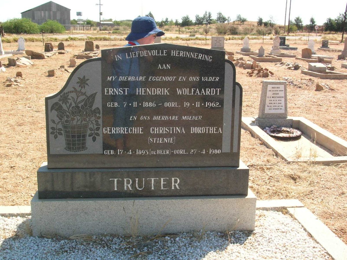 TRUTER Ernst Hendrik Wolfaardt 1886-1962 &amp; Gerbrechie Christina Dorothea DE BEER 1893-1980