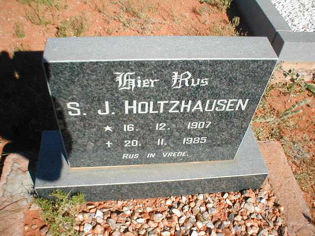 HOLTZHAUZEN S. J. 1907-1985