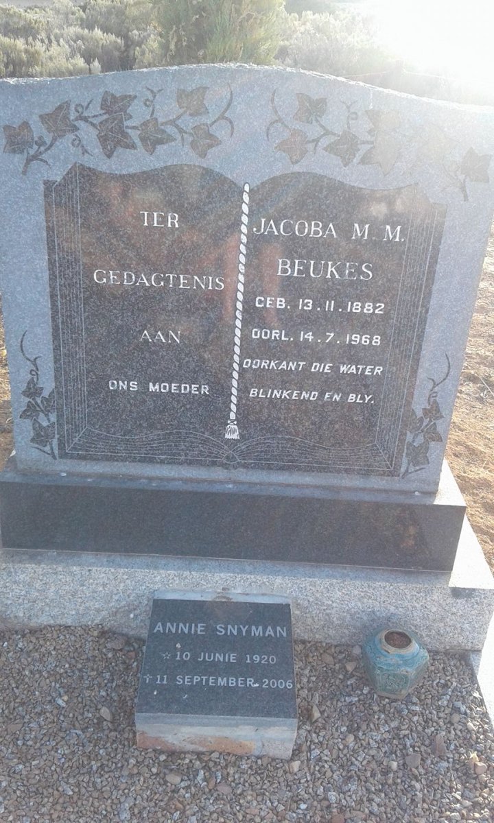 BEUKES Jacoba Maria Margaretha 1882-1968 :: SNYMAN Annie 1920-2006