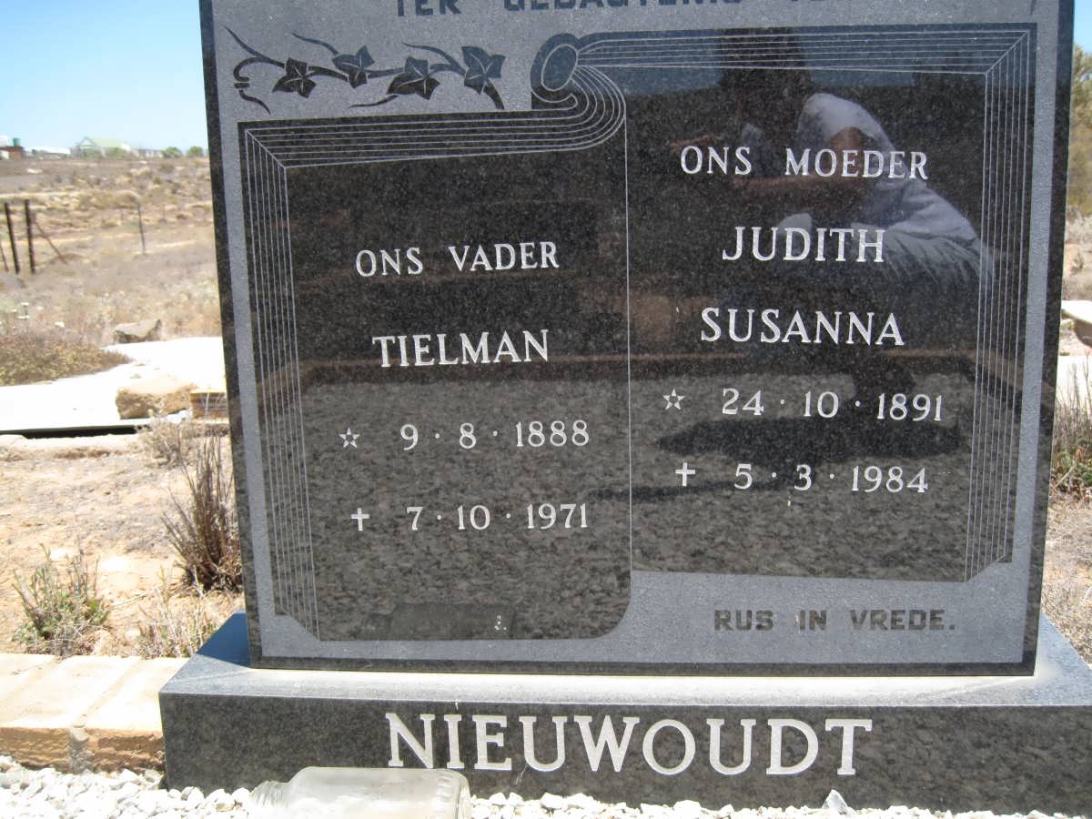 NIEUWOUDT Tielman 1888-1971 &amp; Judith Susanna 1891-1984