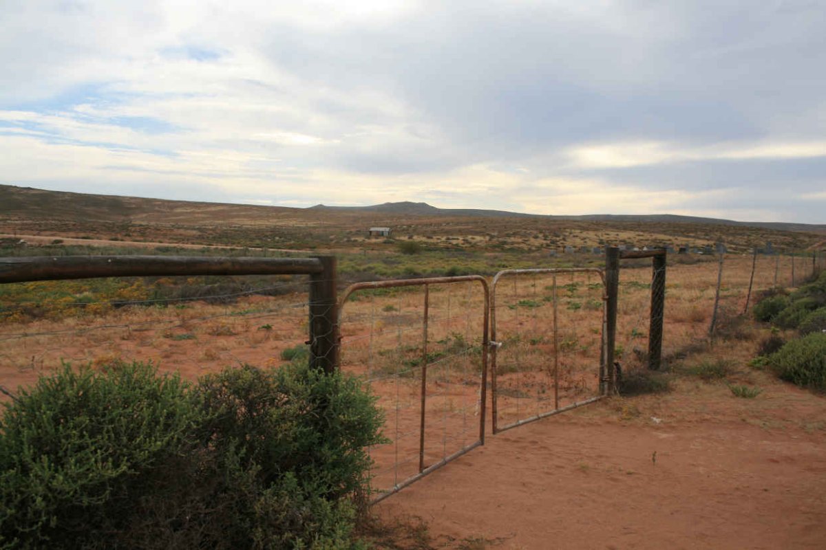 1. Entrance gate Soebatsfontein