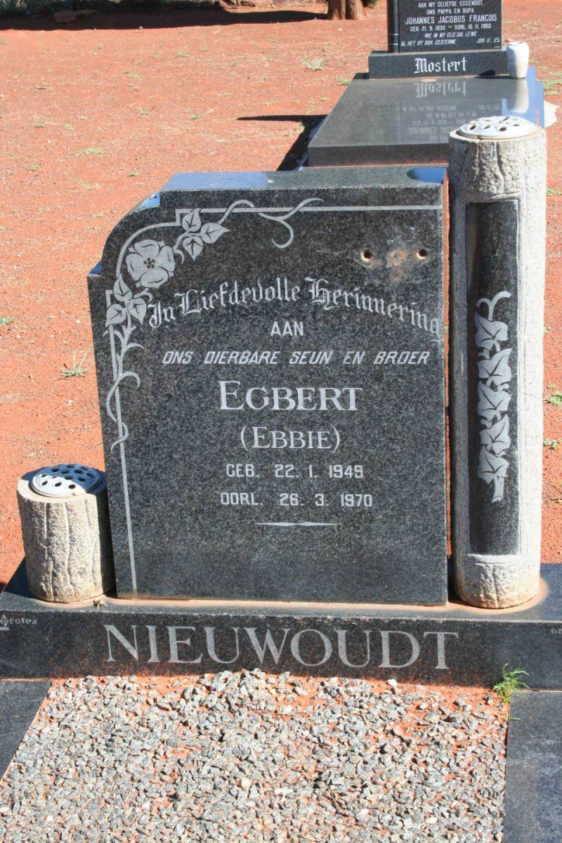 NIEUWOUDT Egbert 1949-1970