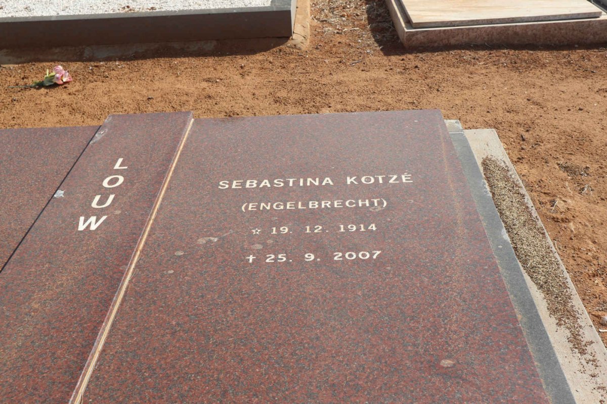 LOUW Willem Petrus 1914-1997 &amp; Sebastina Kotzé ENGELBRECHT 1914-2007